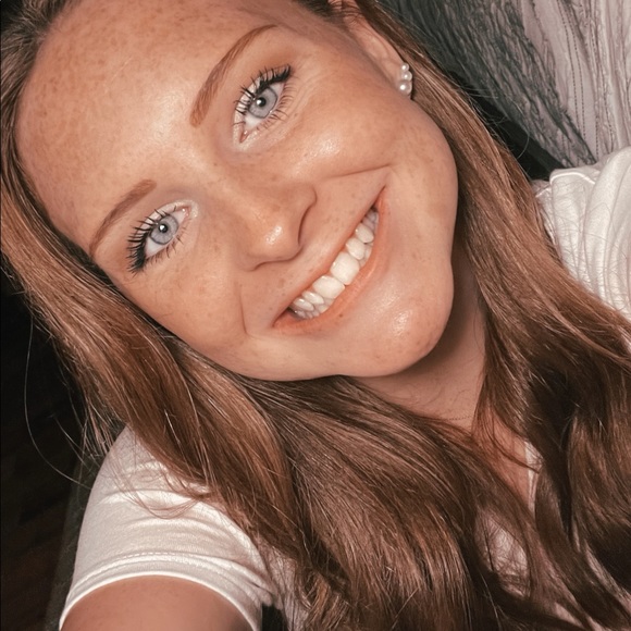 Meet your Posher, Sarah - Picture 1 of 1